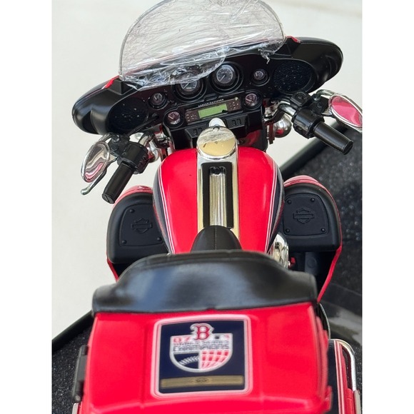 Harley-Davidson Boston Red‎ Sox Motorcycle 1:12 Scale Diecast Replica MLB - Picture 13 of 15